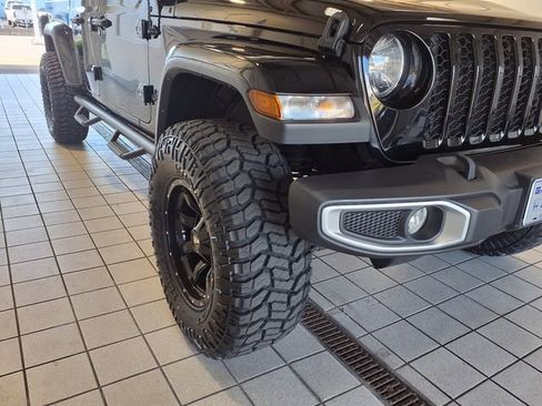 Used 2023 Jeep Gladiator Sport AWD/4WD image 28