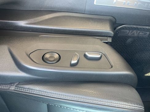 Certified 2022 GMC Yukon Denali w/ Advanced Technology Package image 21