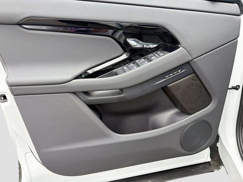 New 2026 Land Rover Range Rover Evoque Hoxton AWD/4WD image 21
