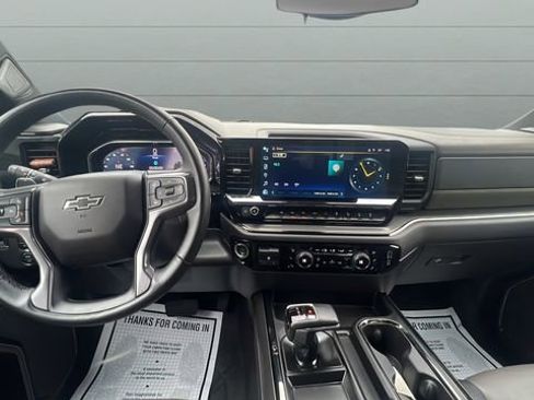 Used 2024 Chevrolet Silverado 1500 ZR2 image 21