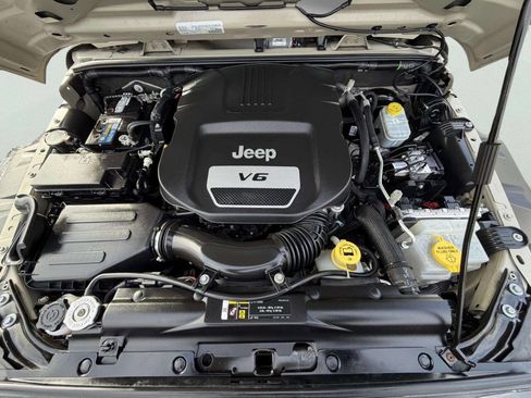 Used 2017 Jeep Wrangler Unlimited Sport image 27