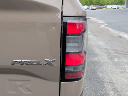 Used 2023 Nissan Frontier Pro-X w/ Tow Package RWD image 11