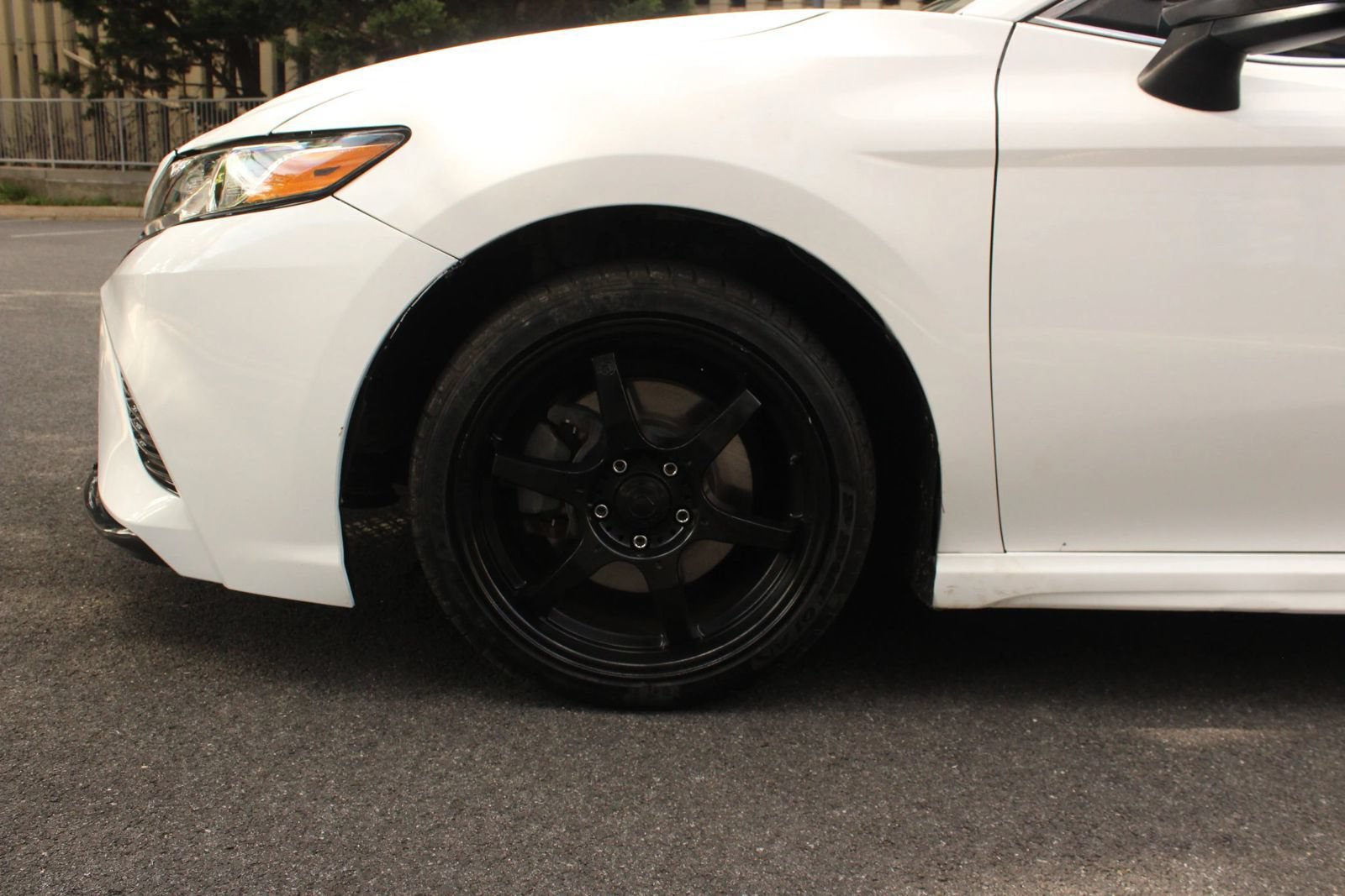 Used 2019 Toyota Camry SE FWD image 11