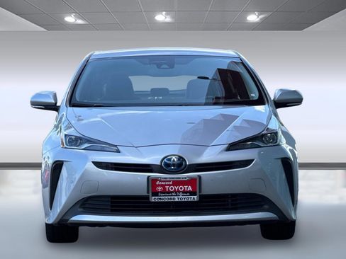 Used 2020 Toyota Prius XLE FWD image 6