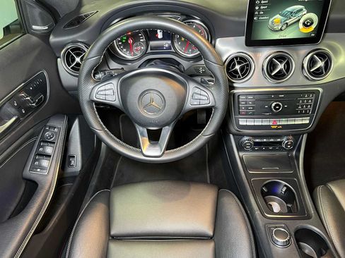 Used 2018 Mercedes-Benz GLA 250 4MATIC image 42