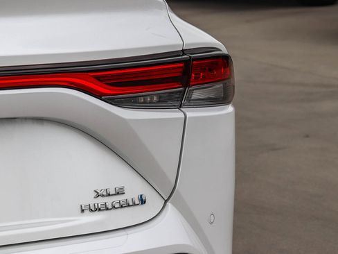 Used 2022 Toyota Mirai w/ Advanced Technology Package RWD image 8