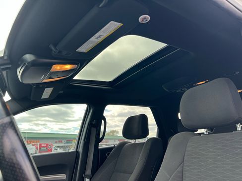 Used 2019 Dodge Durango SXT image 33