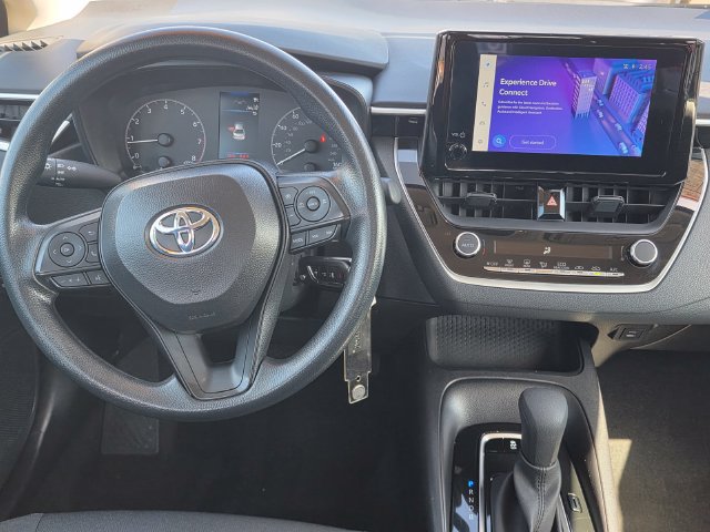 Used 2025 Toyota Corolla LE FWD image 12