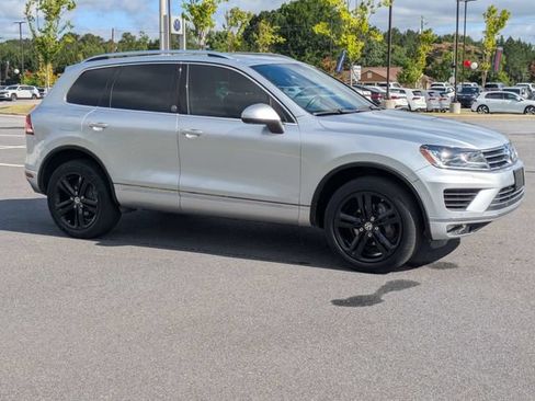 Used 2017 Volkswagen Touareg Wolfsburg Edition AWD/4WD image 2
