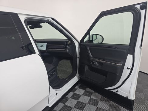 Used 2024 Rivian R1T Adventure AWD/4WD image 18