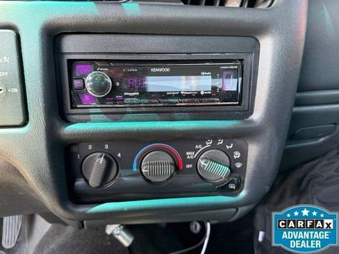 Used 2000 Chevrolet S10 Pickup LS w/ Preferred Equipment Group RWD image 8