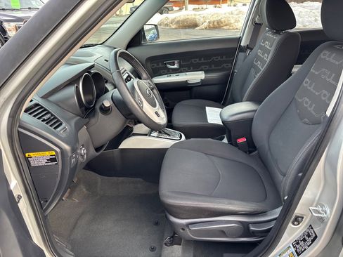 Used 2012 Kia Soul + w/ Audio Pkg image 10