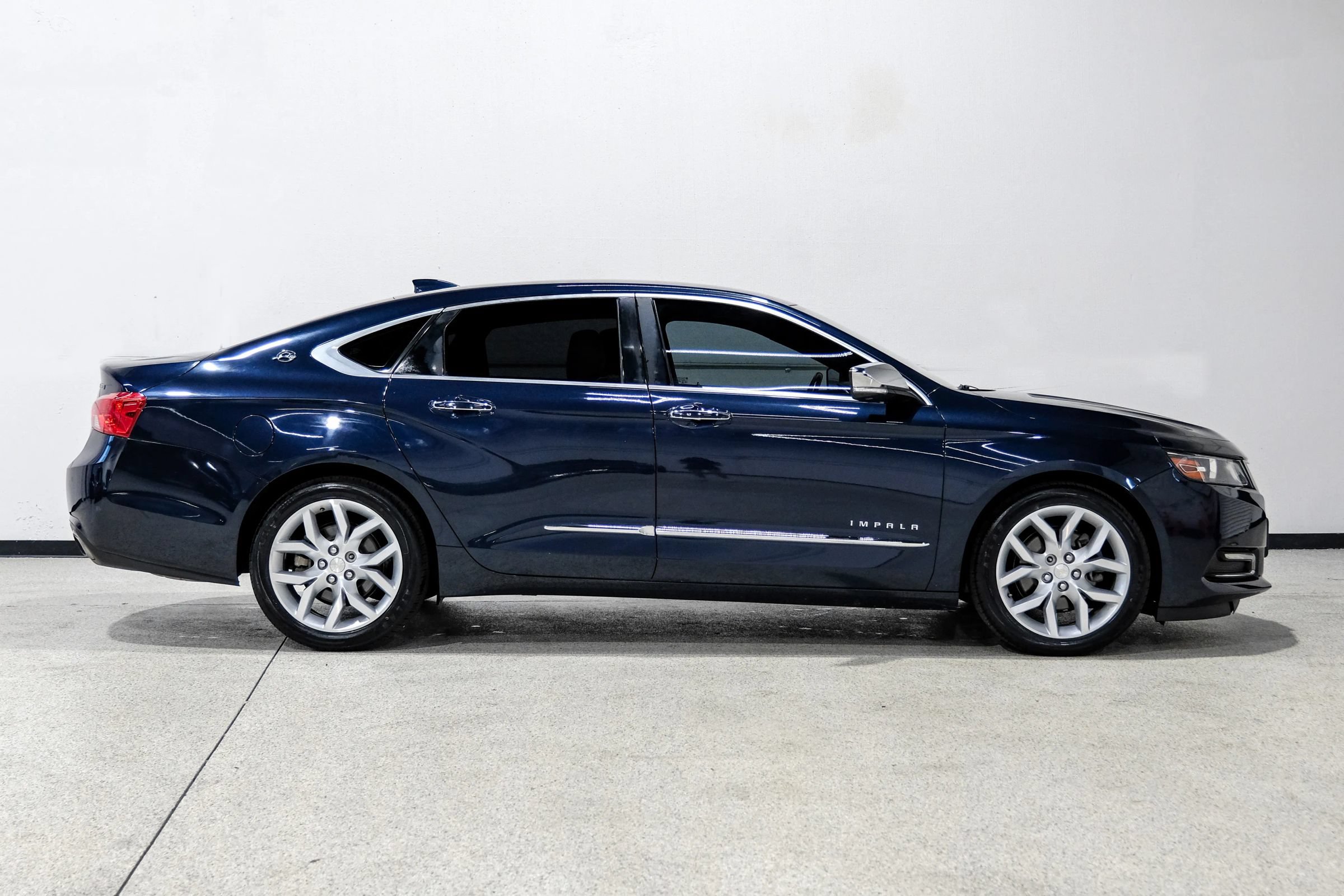 Used 2018 Chevrolet Impala Premier FWD image 5