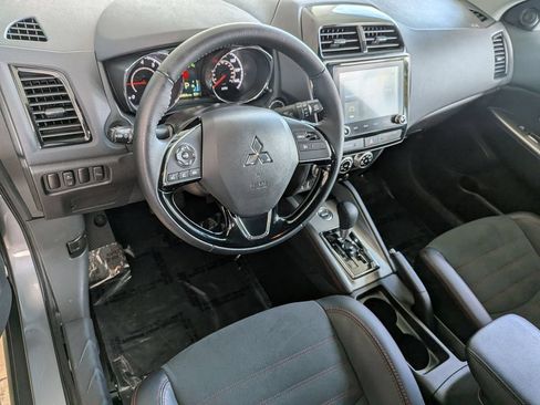 Used 2025 Mitsubishi Outlander Sport SE AWD/4WD image 13
