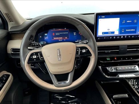 Used 2023 Lincoln Corsair Reserve image 7