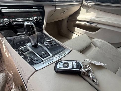 Used 2009 BMW 750Li RWD image 49