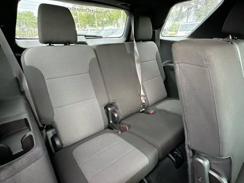 Certified 2023 Chevrolet Traverse LT FWD image 26