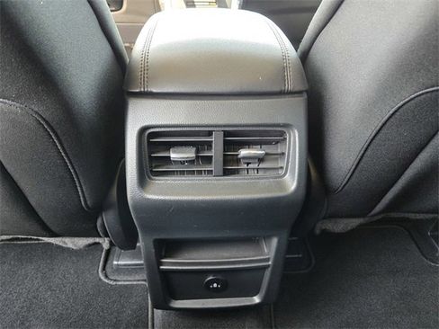 Used 2024 Ford Edge SE w/ Black Appearance Package image 17