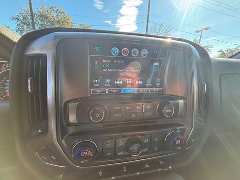 Used 2018 Chevrolet Silverado 1500 LT w/ Texas Edition image 11