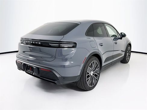 New 2025 Porsche Macan Electric image 9