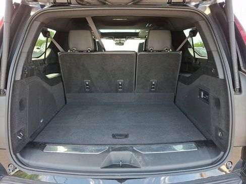 Used 2022 Cadillac Escalade ESV Sport w/ LPO, ONYX Package AWD/4WD image 31