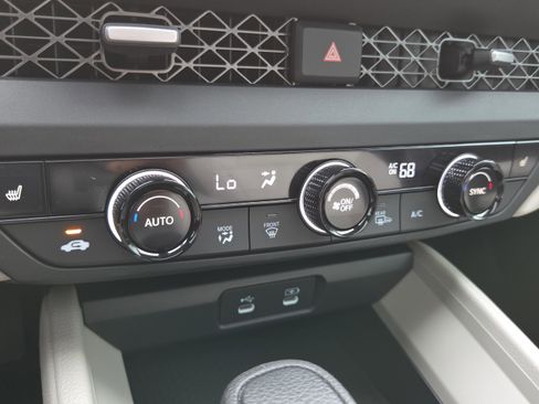 Certified 2025 Honda Accord SE image 18