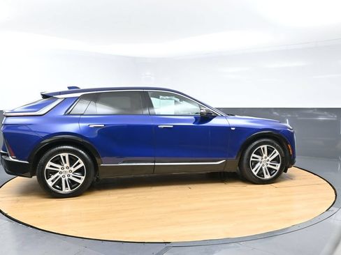 Used 2024 Cadillac Lyriq Tech RWD image 6