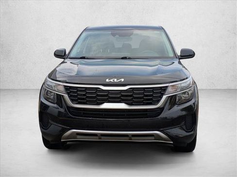 Used 2022 Kia Seltos LX AWD/4WD image 2
