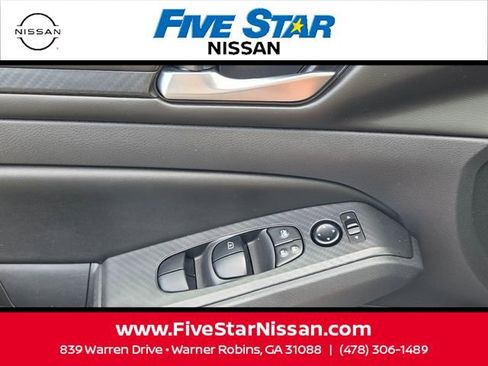 Used 2024 Nissan Altima 2.5 SV FWD image 30