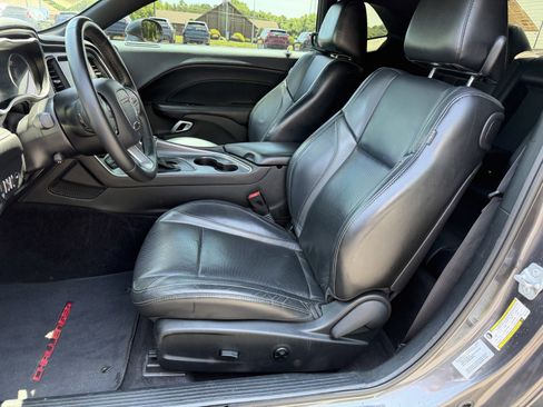 Used 2017 Dodge Challenger R/T Plus RWD image 10