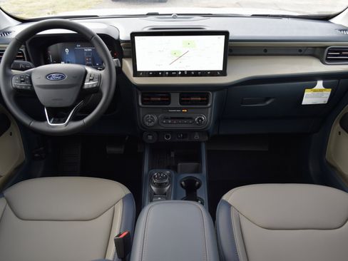 New 2025 Ford Maverick Lariat image 7