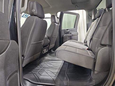 Used 2024 Chevrolet Silverado 2500 Custom w/ Custom Value Package image 17