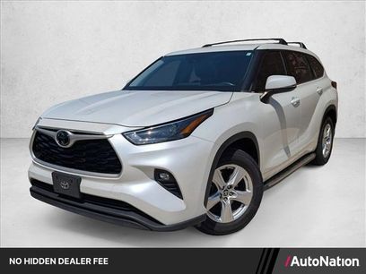 Used 2022 Toyota Highlander LE
