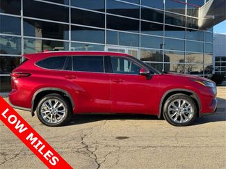 Used 2023 Toyota Highlander Limited video 2