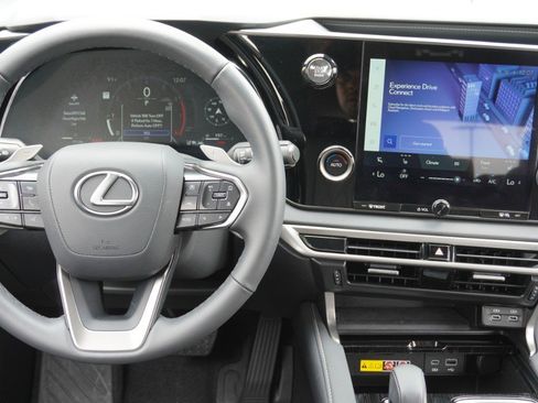 Used 2025 Lexus RX 350 FWD w/ Technology Package image 29