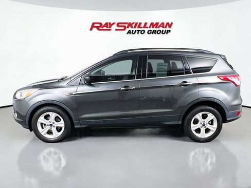 Used 2016 Ford Escape SE w/ Equipment Group 201A FWD image 4