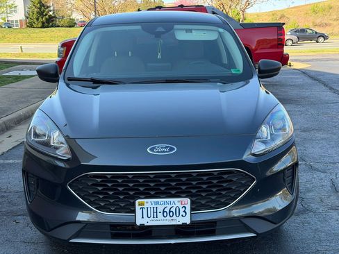 Used 2022 Ford Escape SE w/ Convenience Package FWD image 2