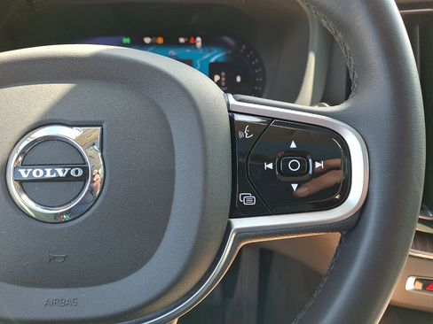 Used 2023 Volvo XC60 B5 Plus w/ Climate Package AWD/4WD image 47