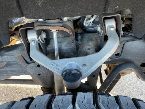 Used 2017 GMC Sierra 2500 SLE w/ SLE Preferred Package image 11