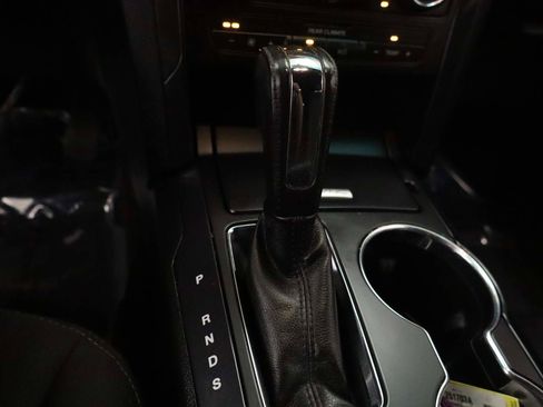 Used 2017 Ford Explorer XLT AWD/4WD image 9