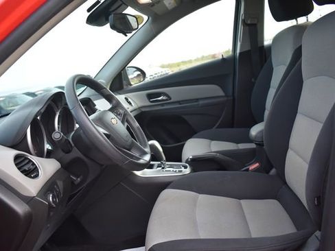 Used 2014 Chevrolet Cruze LS FWD image 16
