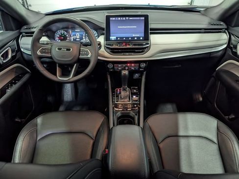 Used 2025 Jeep Compass Limited AWD/4WD image 11