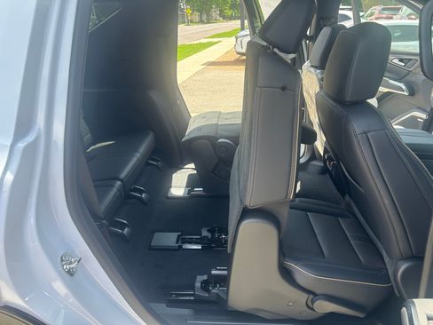New 2026 Chevrolet Traverse High Country w/ LPO, Floor Liner Package AWD/4WD image 41