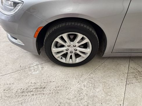 Used 2017 Chrysler 200 Limited Platinum FWD image 12