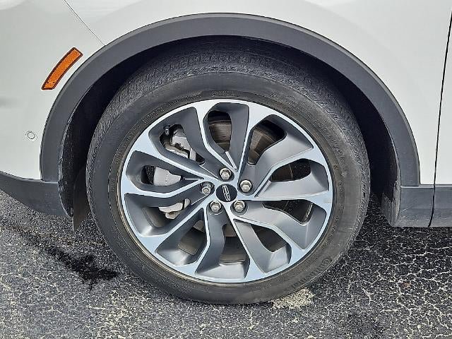 Used 2023 Lincoln Nautilus Reserve w/ Equipment Group 201A FWD image 13