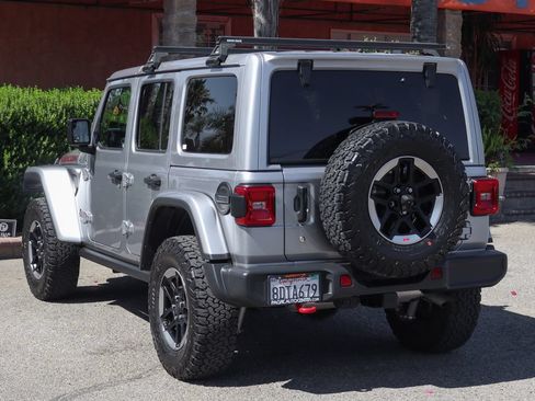 Used 2018 Jeep Wrangler Unlimited Rubicon w/ LED Lighting Group AWD/4WD image 6