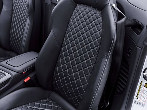 Used 2022 Audi R8 V10 w/ Carbon Exterior Package RWD image 63