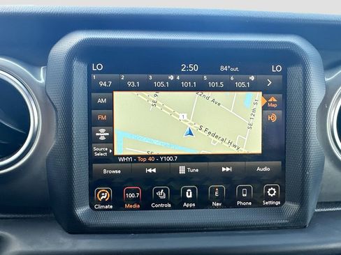 Used 2022 Jeep Wrangler Unlimited Sahara w/ Cold Weather Group AWD/4WD image 16