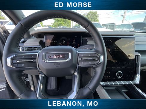 Certified 2026 GMC Acadia Elevation w/ Elevation Premium Package AWD/4WD image 11
