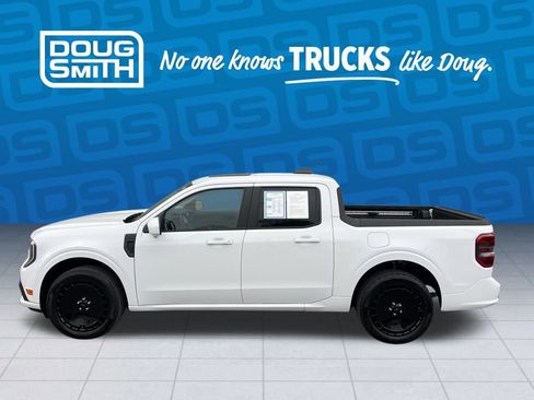 Used 2025 Ford Maverick Lobo image 3